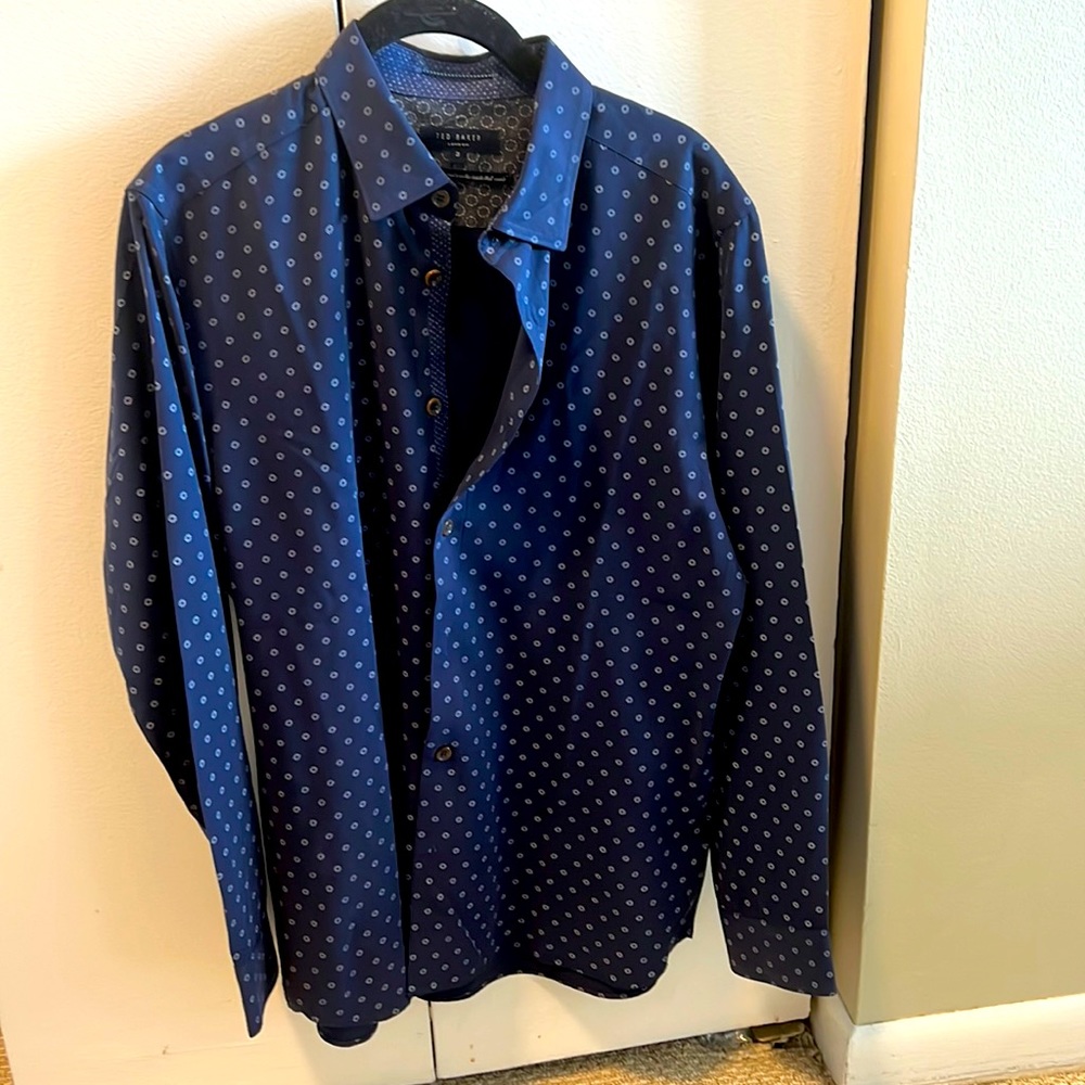 Blue print button down